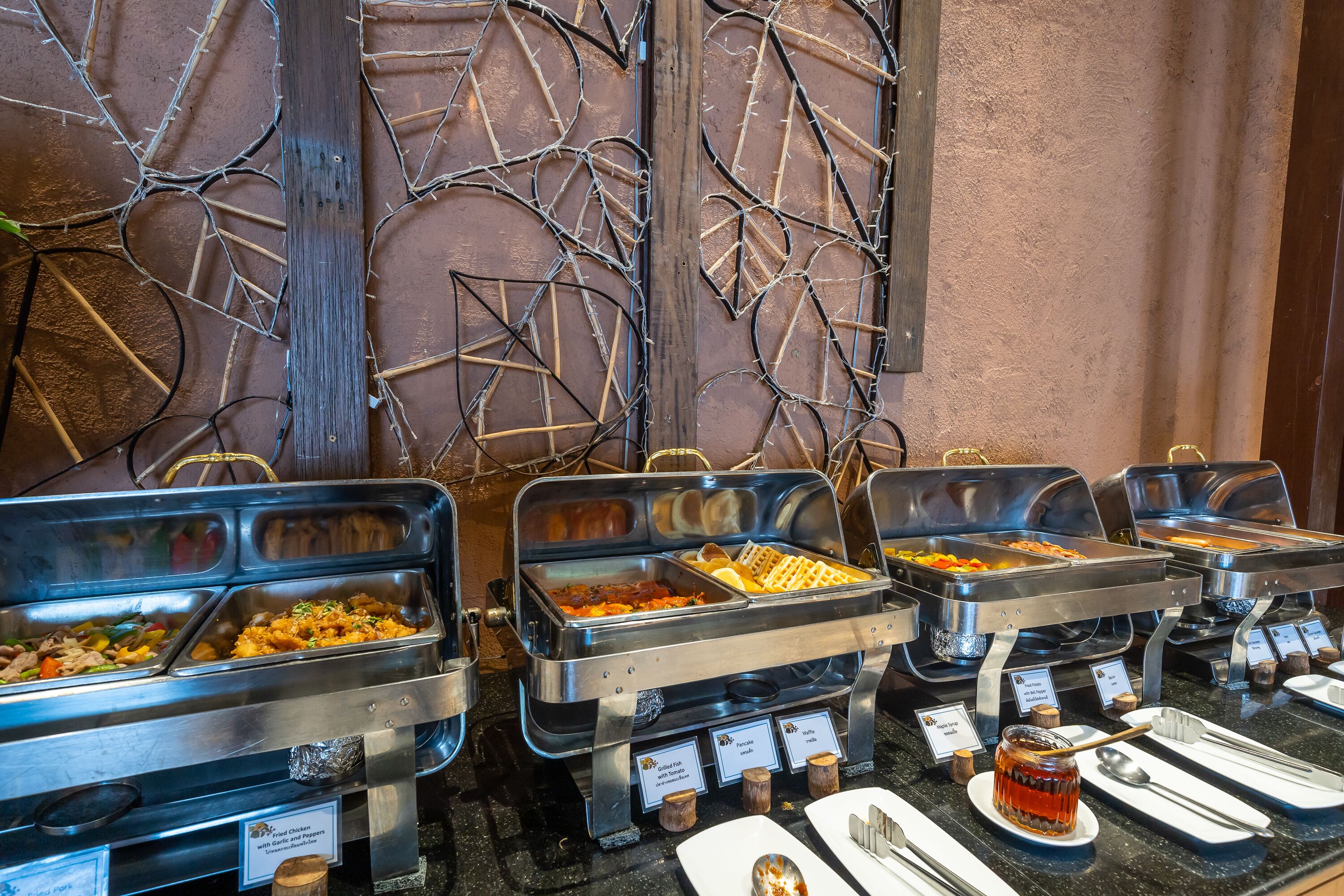 daily buffet breakfast (thb 1860 per person)