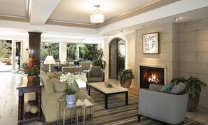 Lobby - Ayres Hotel & Spa Mission Viejo – Lake Forest (Mission Viejo)