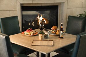 Dining - Ayres Hotel & Spa Mission Viejo – Lake Forest (Mission Viejo)