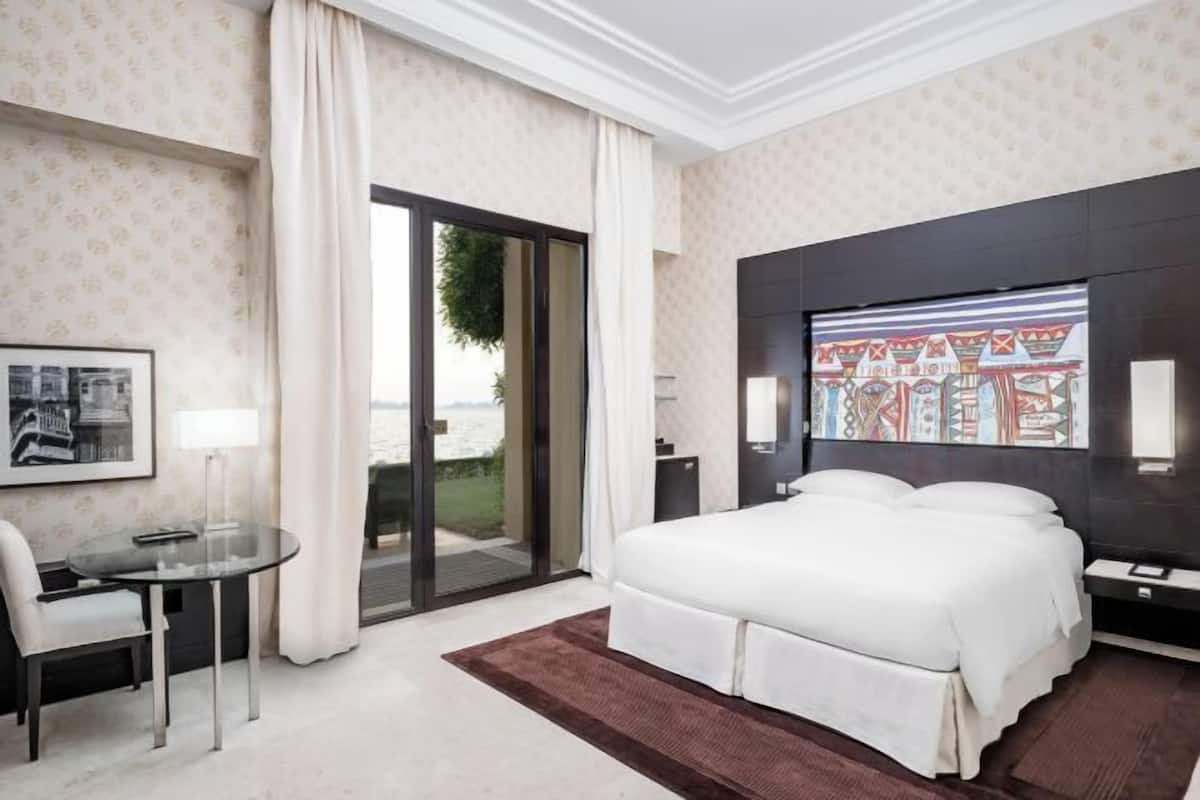 Egyptian cotton sheets, hypo-allergenic bedding, down duvets