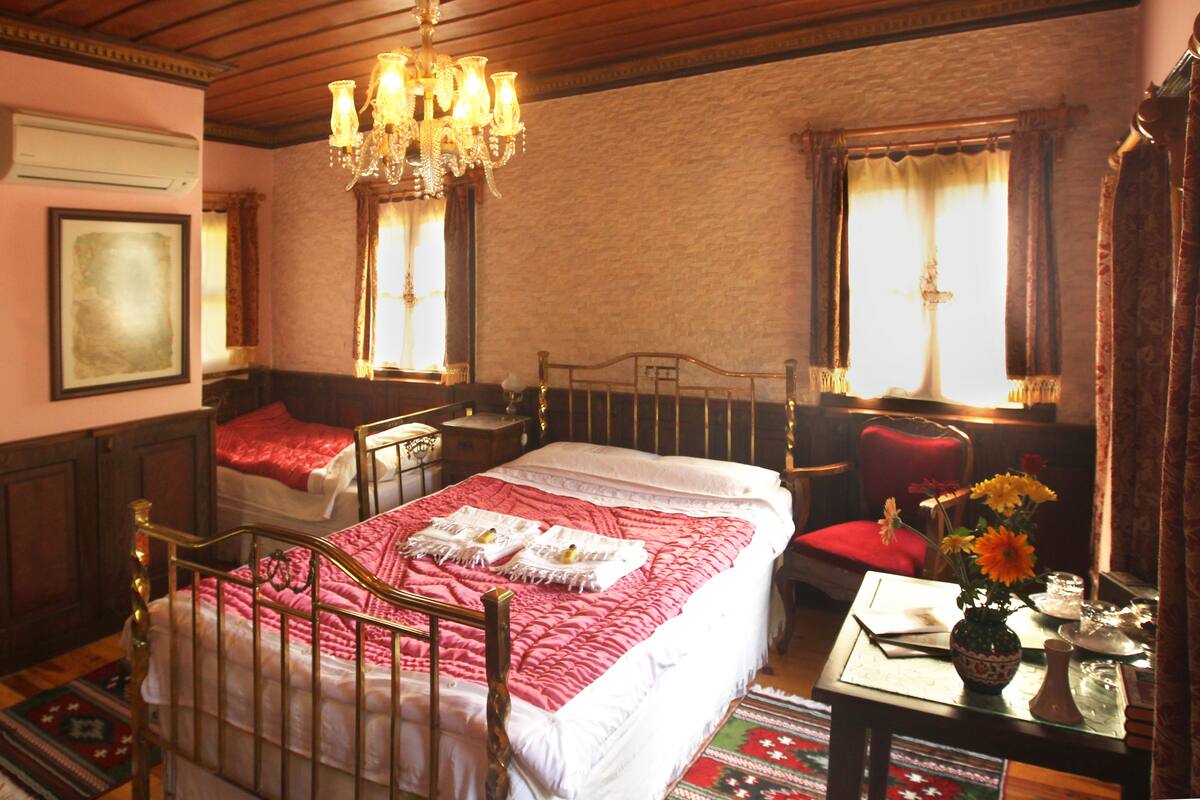Honeymoon Room