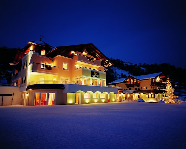 Front of property - evening/night