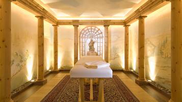 Phòng tắm hơi, liệu pháp hương thơm, massage đá nóng