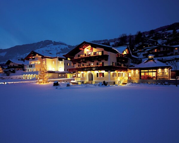 Exterior - Hotel Hubertus (Brixen im Thale)