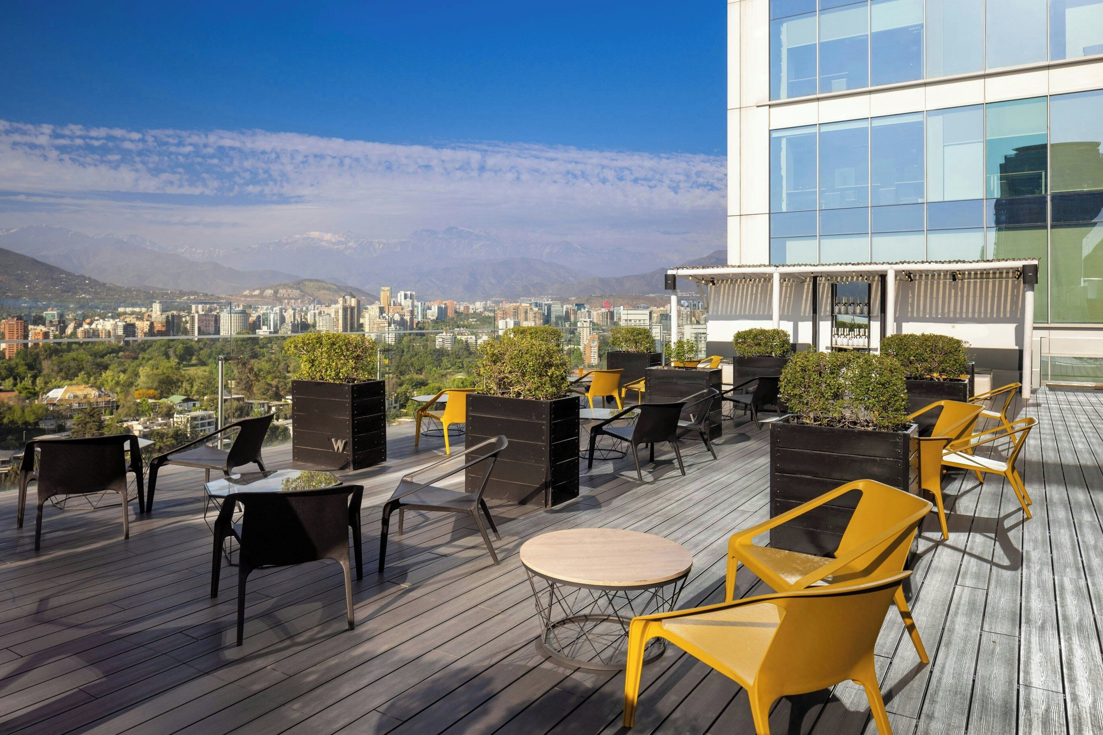 2 bars/lounges, rooftop bar