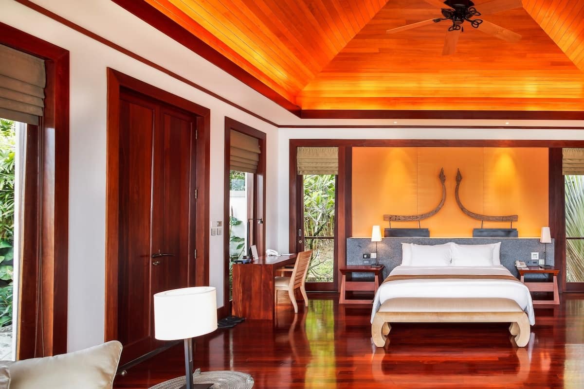 6 Bedroom Pool Villa | 高档床上用品、加厚床垫、迷你吧、客房内保险箱