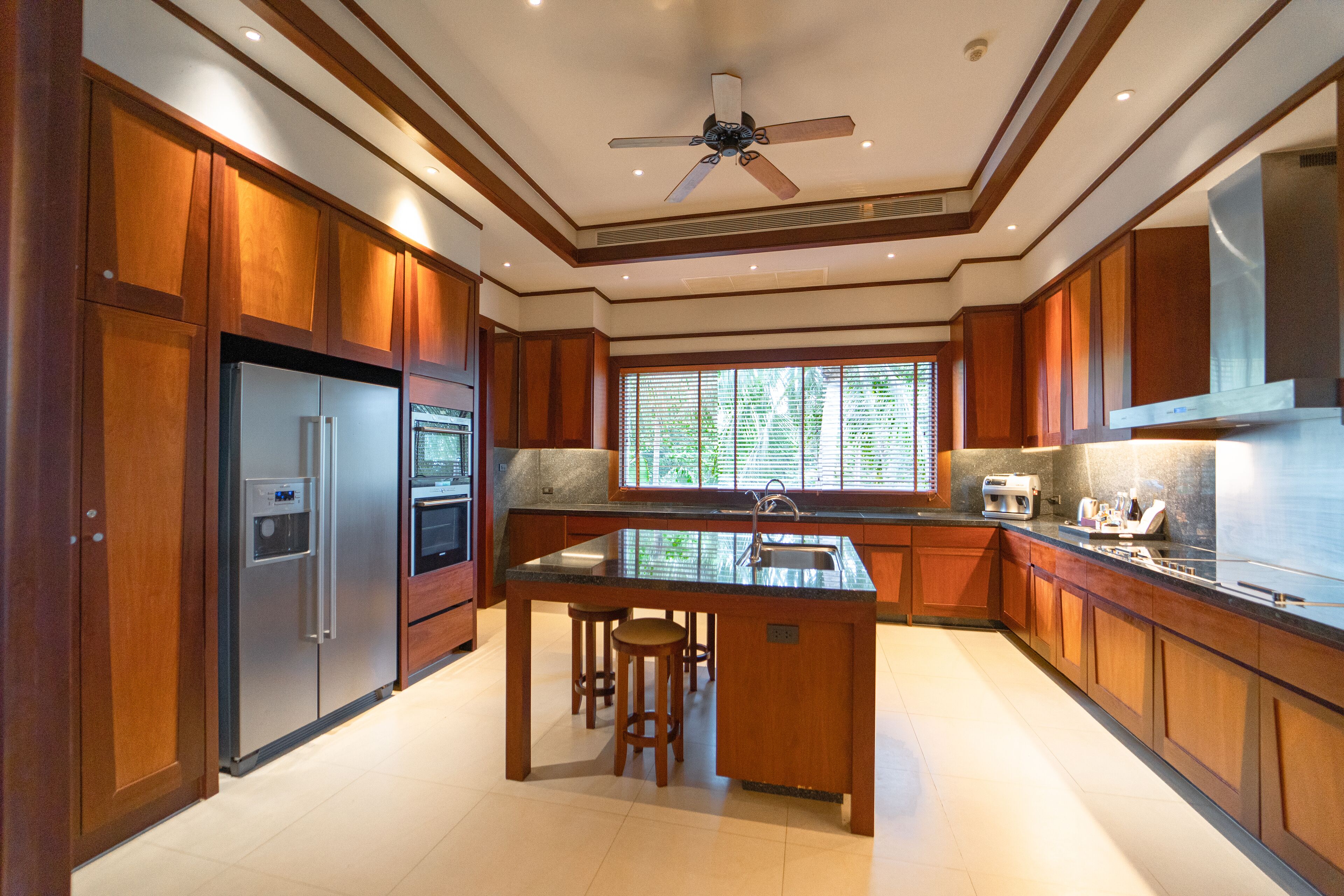 4 bedroom penthouse pool suite | private kitchen | full-sized fridge, microwave, oven, dishwasher