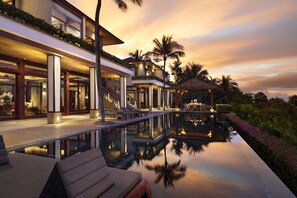 Premium bedding, pillowtop beds, minibar, in-room safe - Andara Resort Villas (Kamala)