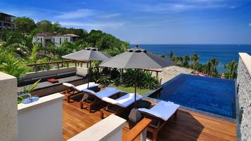 Premium bedding, pillow-top beds, minibar, in-room safe