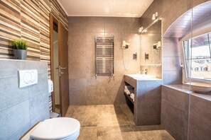 Bathroom - The Fontana Hotel (Novi Sad)