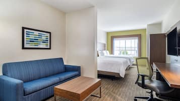 Pillowtop beds, in-room safe, desk, blackout drapes