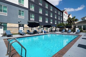 Outdoor pool - Hilton Garden Inn Houston/Clear Lake NASA (Webster)