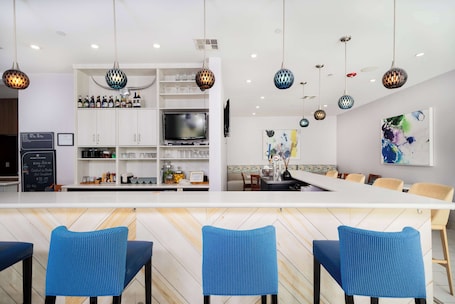 Breakfast and dinner served