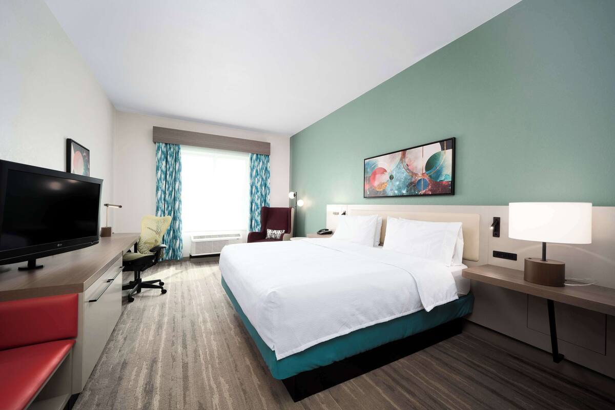 premium bedding, down duvets, select comfort beds, in-room safe