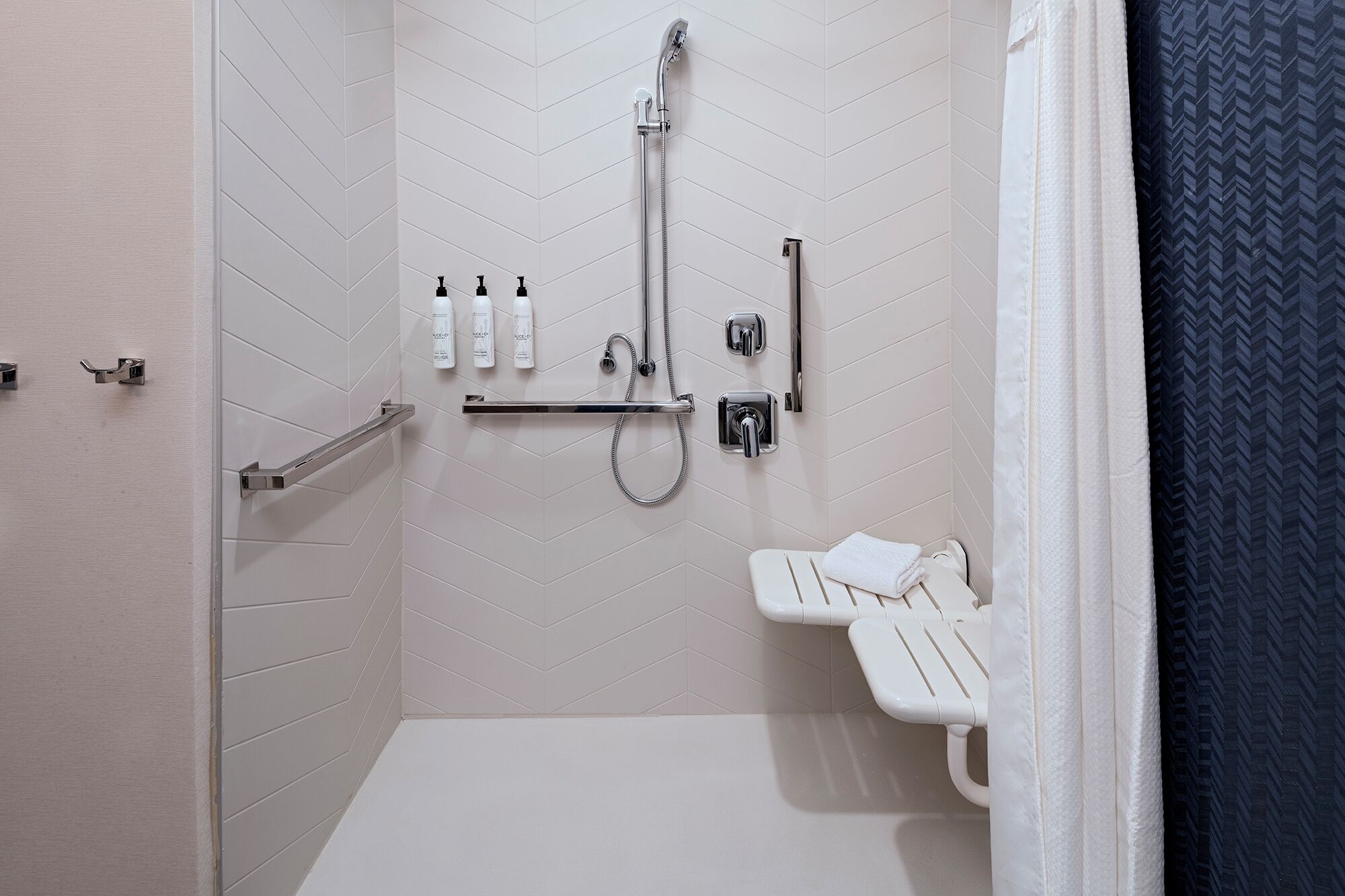 room, multiple beds, non smoking (mobility accessible, roll-in shower) | bathroom | hydromassage showerhead, free toiletries, hair dryer, towels