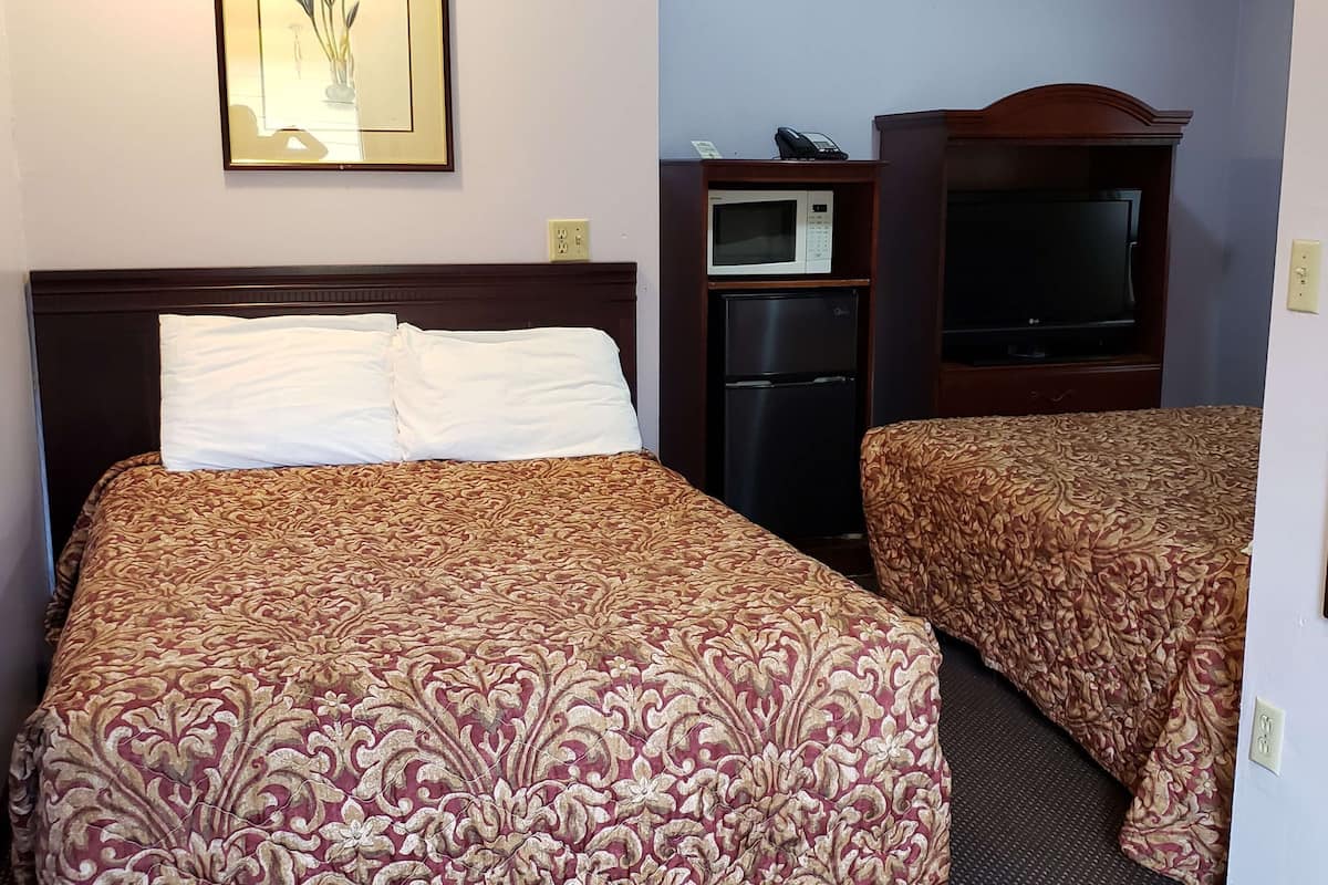 Room, 2 Queen Beds, Non Smoking