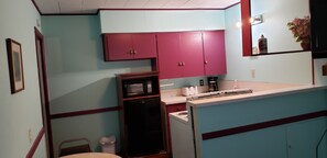 Standard Suite, 2 Double Beds, Non Smoking, Kitchenette | Private kitchen