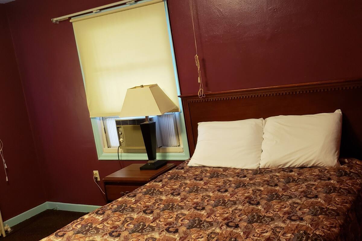 Standard Suite, 2 Double Beds, Non Smoking, Kitchenette | Desk, iron/ironing board (on request), WiFi (free), bed sheets
