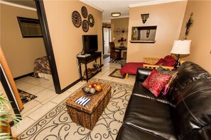 Luxury Studio | Living room