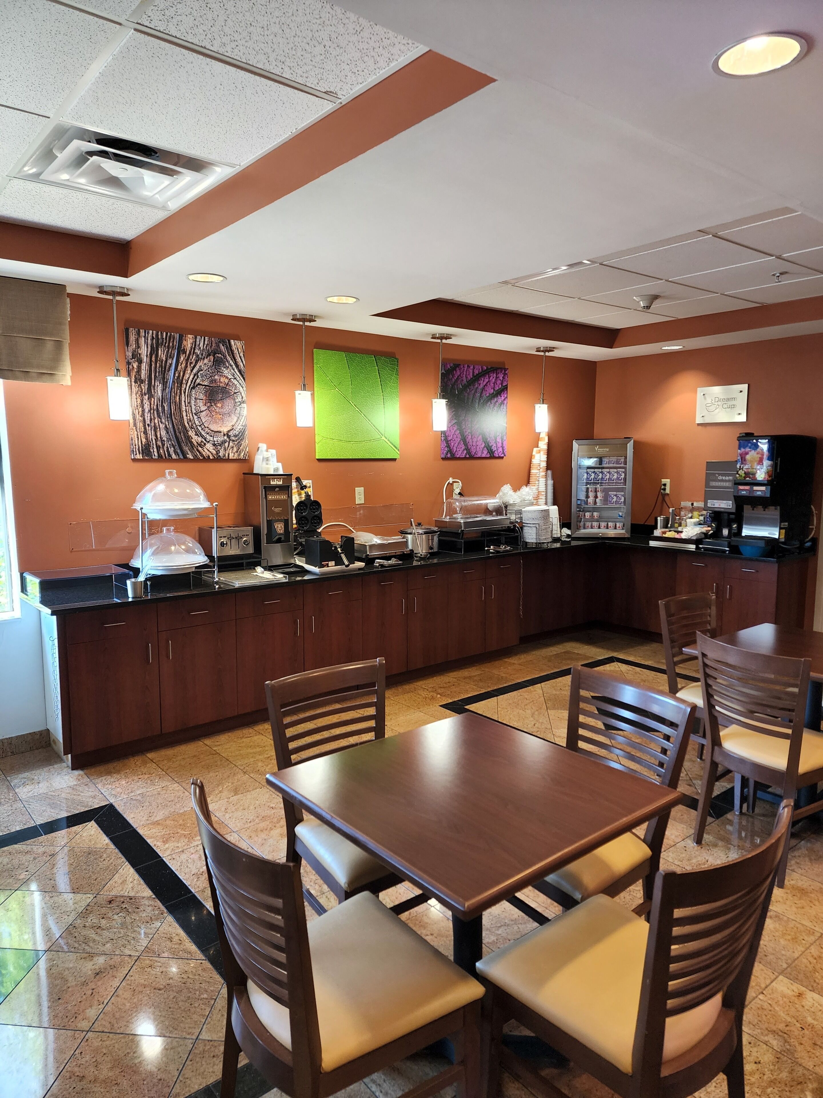 Café da manhã com buffet grátis