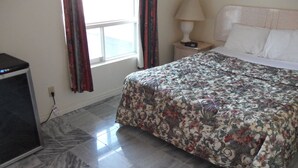 Standard Room | Premium bedding, pillowtop beds, desk, blackout drapes - Scottish Inn & Suites Falls Way (Niagara Falls)