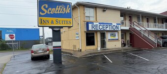 Scottish Inn Near the Falls and Casino
