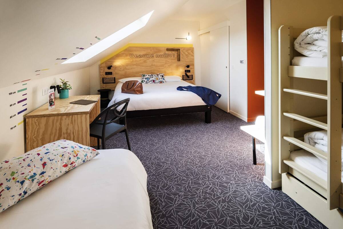 Family Room, Multiple Beds