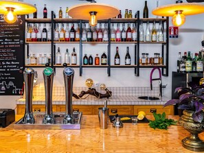 Bar (on property) - Greet Hotel Beaune (Beaune)
