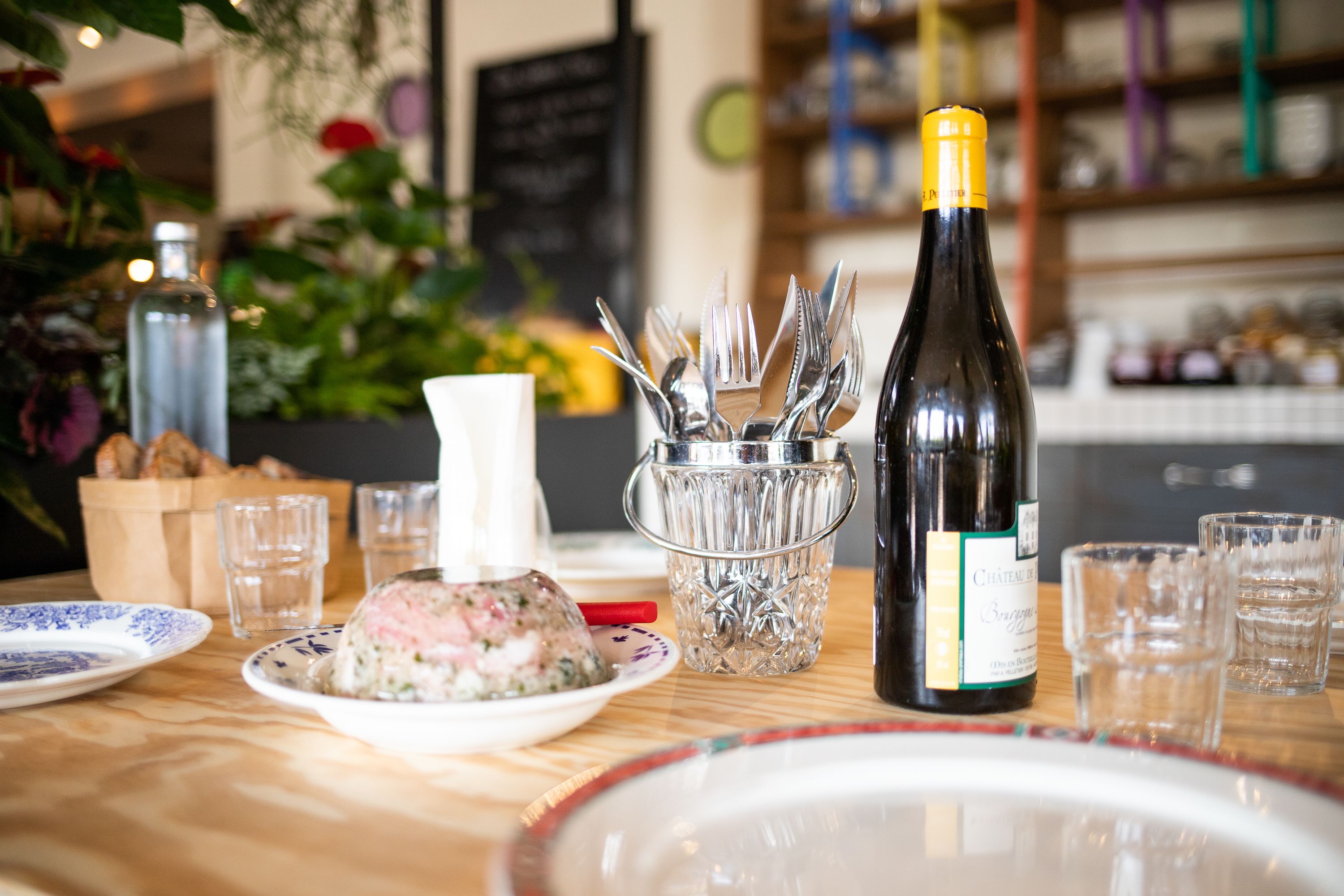 breakfast and dinner served, french cuisine