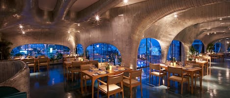 Se sirven desayunos, comidas y cenas