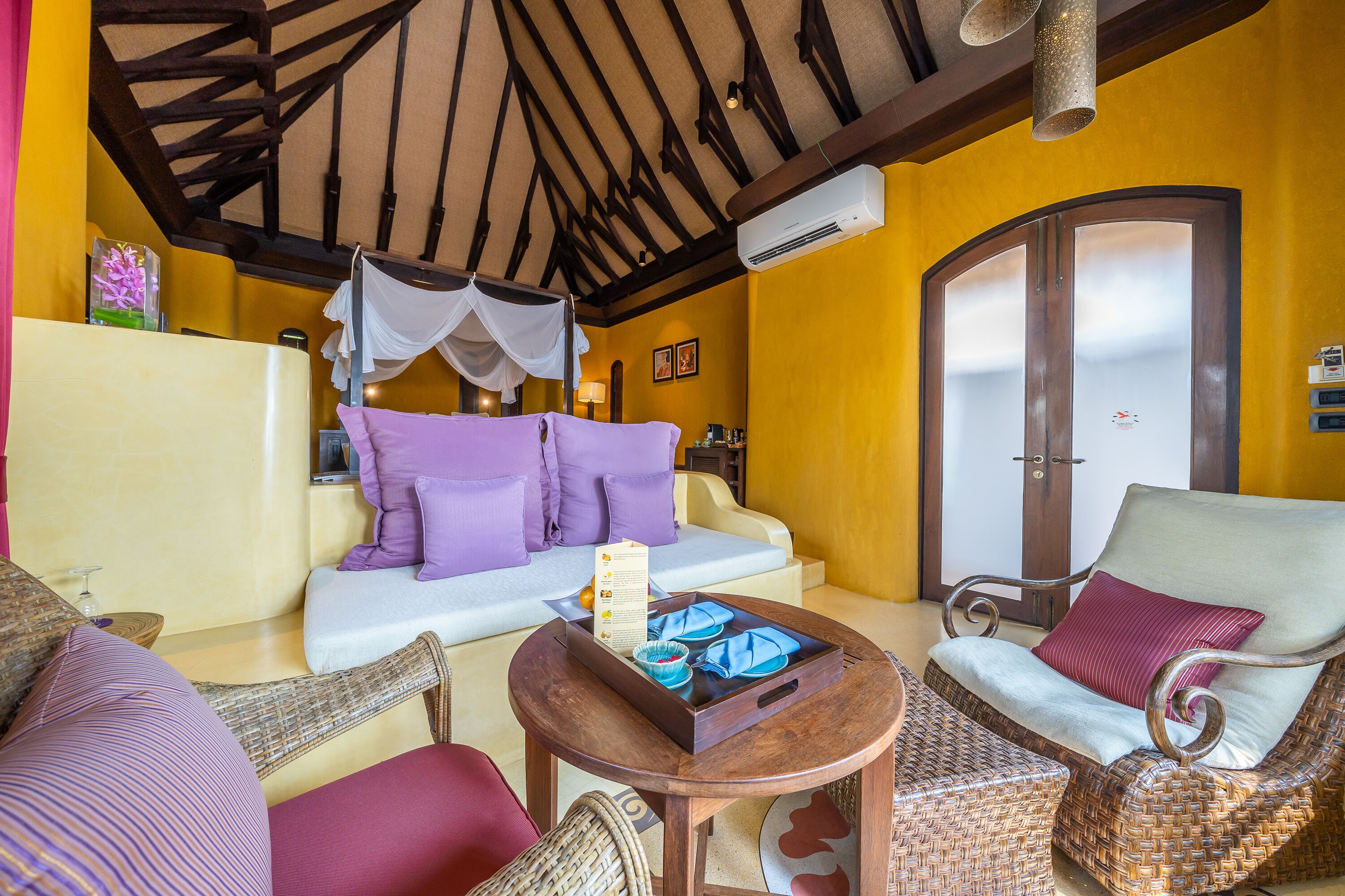 Garden Pool Villa / Included roundtrip shuttle speed boat at Jadet Pier | 迷你吧、客房内保险箱、办公桌、遮光窗帘