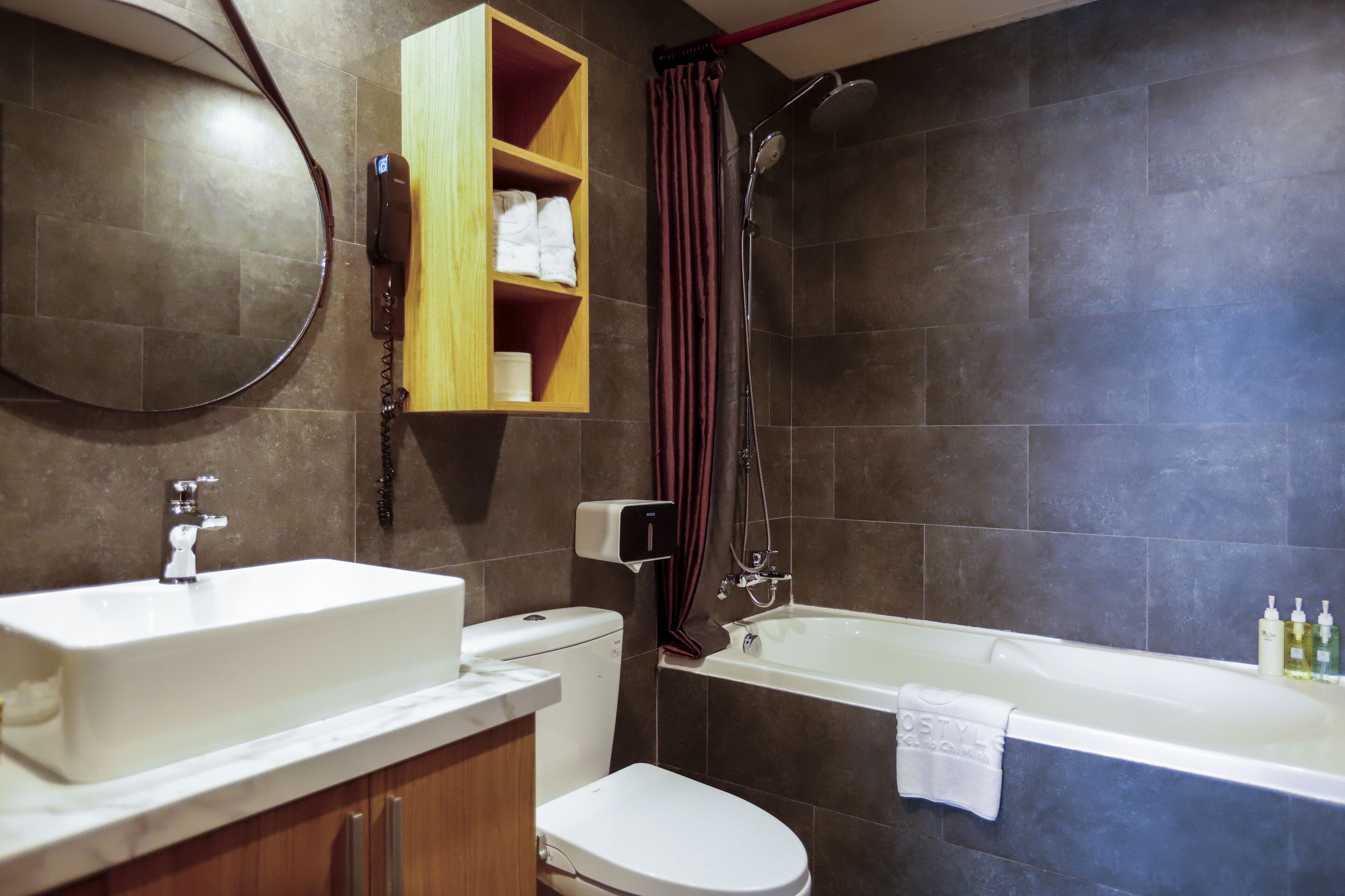 junior suite | bathroom | free toiletries, hair dryer, dressing gowns, slippers