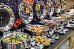 Daily buffet breakfast (THB 450 per person)