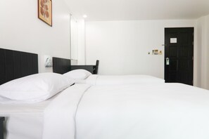 Standard Twin Room - G House (Hua Hin)