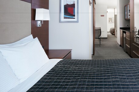 River Hotel - Image 50