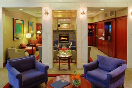 River Hotel - Image 36