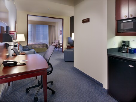 River Hotel - Image 10