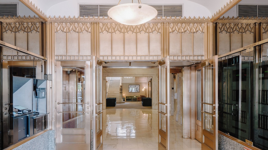 River Hotel