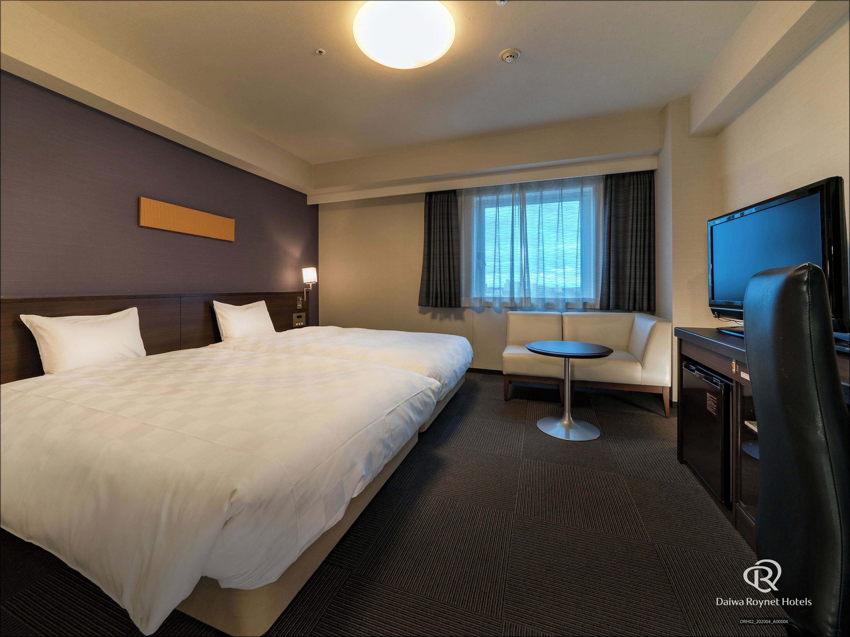 Hollywood Twin for 2 person, Non Smoking | Desk, blackout curtains, free WiFi, bed sheets