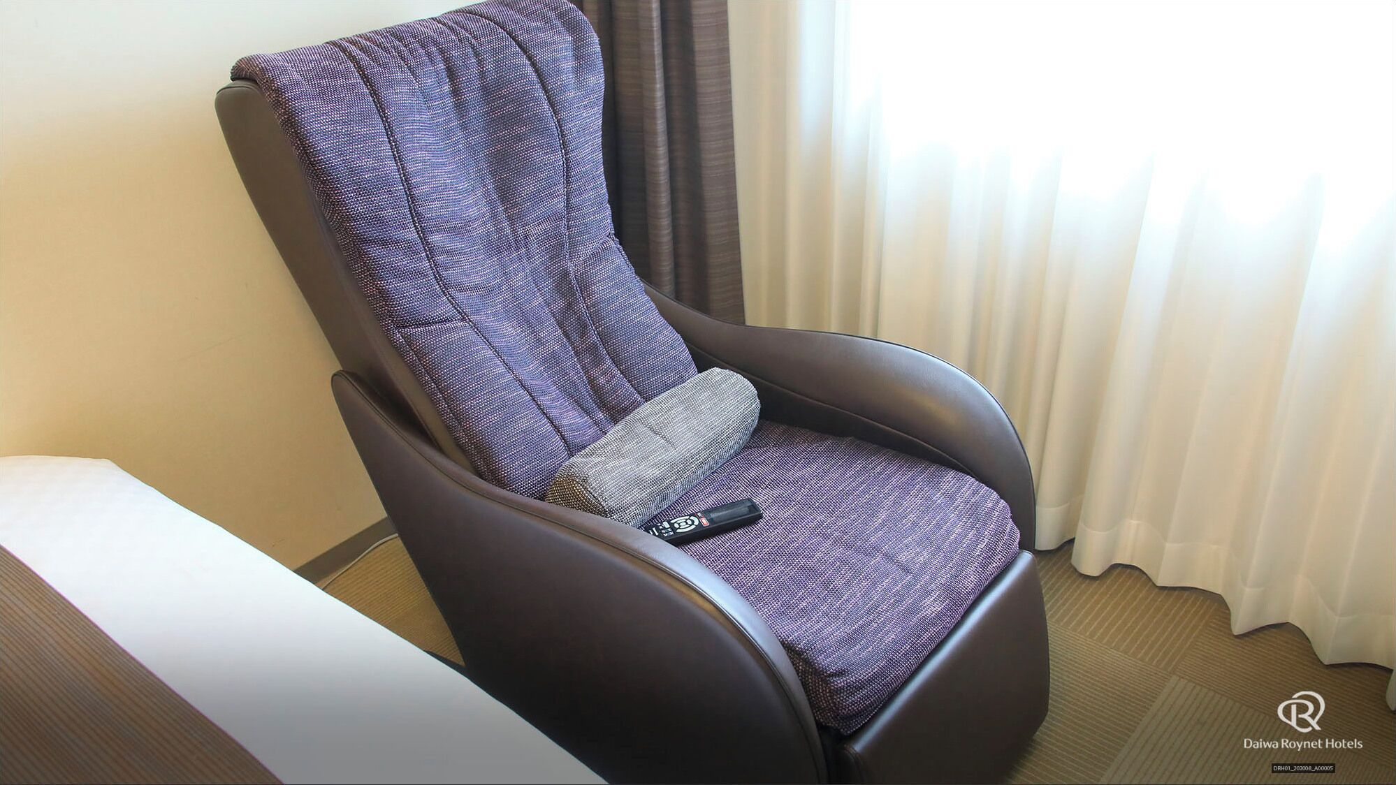 Desk, blackout curtains, free WiFi, bed sheets