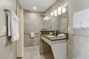 Classic ADA Queen Room, Roll-in Shower | Bathroom