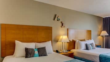 Classic Room, 2 Queen Beds, Near Ocean | Útsýni úr herberginu
