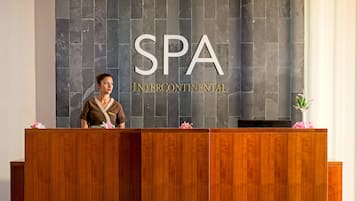 Couples treatment rooms, sauna, hot tub, steam room, body treatments