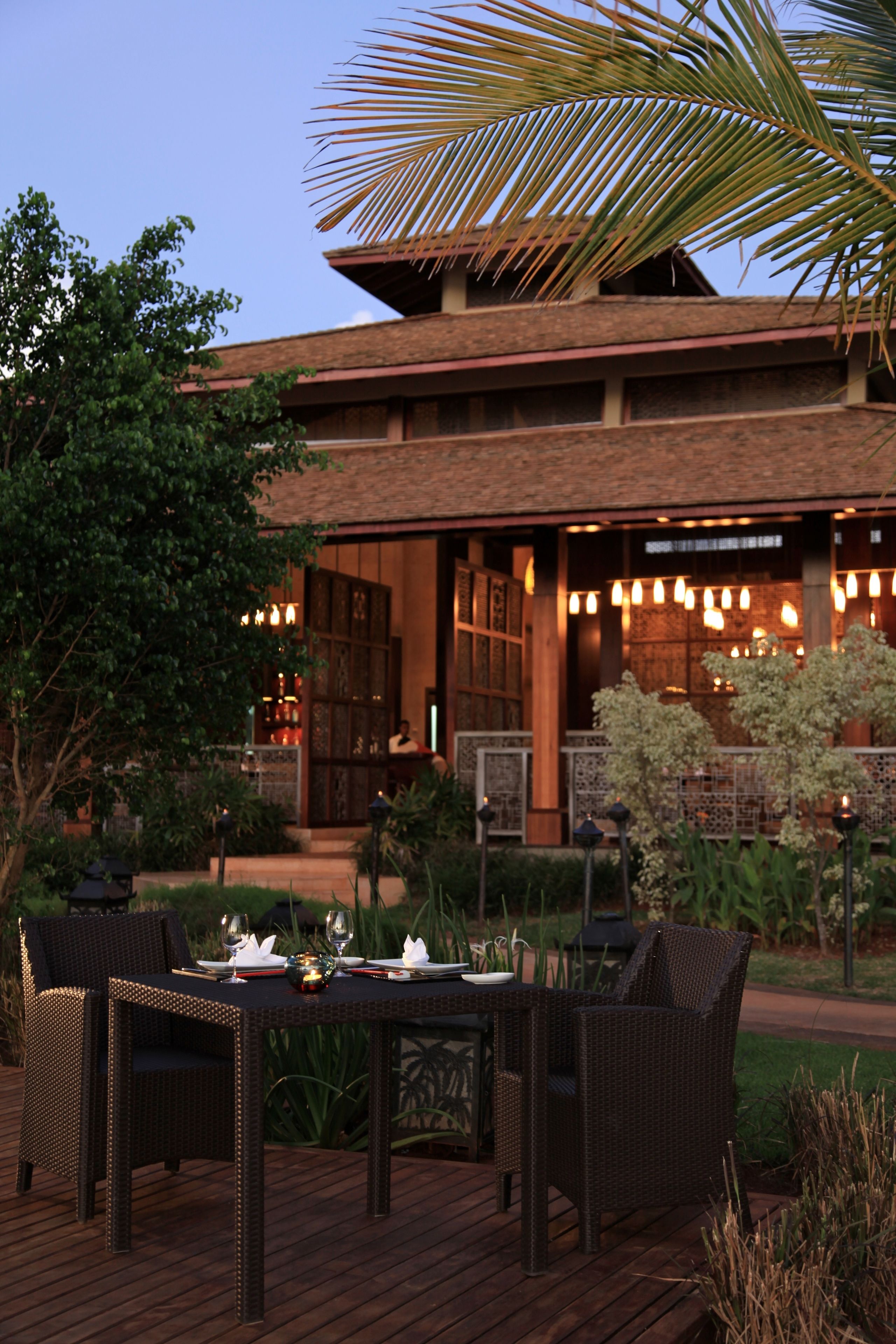 4 restaurants servant le petit déjeuner, spécialités Cuisine asiatique