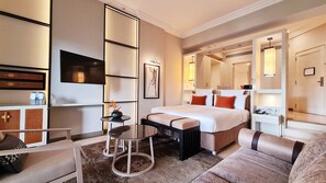Egyptian cotton sheets, Select Comfort beds, minibar, in-room safe