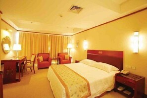 Suite – executive, 1 kingsize-seng | 1 soverom, minibar, safe på rommet og skrivebord