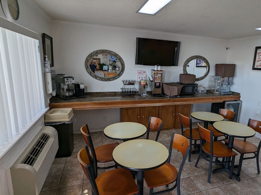 Esmorzar diari continental gratuït