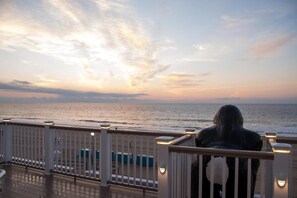On the beach - Safari Hotel Boardwalk (Ocean City)