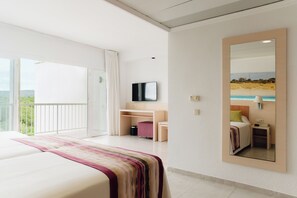 Triple Room | In-room safe, desk, blackout drapes, Internet - Bluesea Coral Beach (Santa Eulalia del Rio)