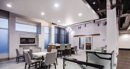 La Quinta Inn & Suites by Wyndham Winchester